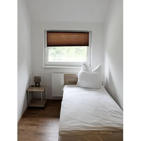 Pear - On The Fruit Tree Zutzen