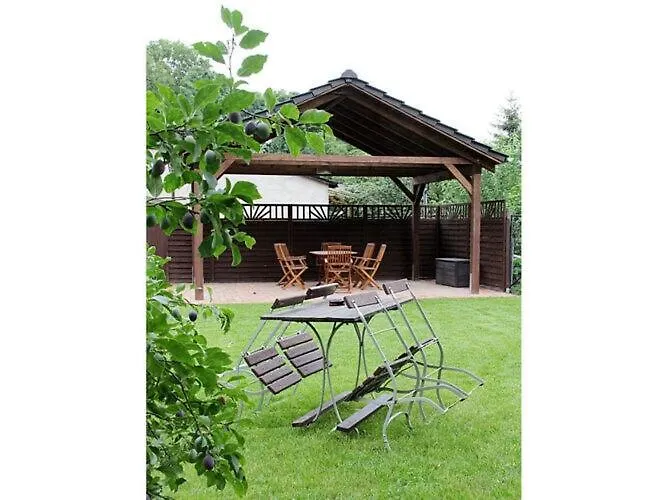 Pear - On The Fruit Tree Zutzen