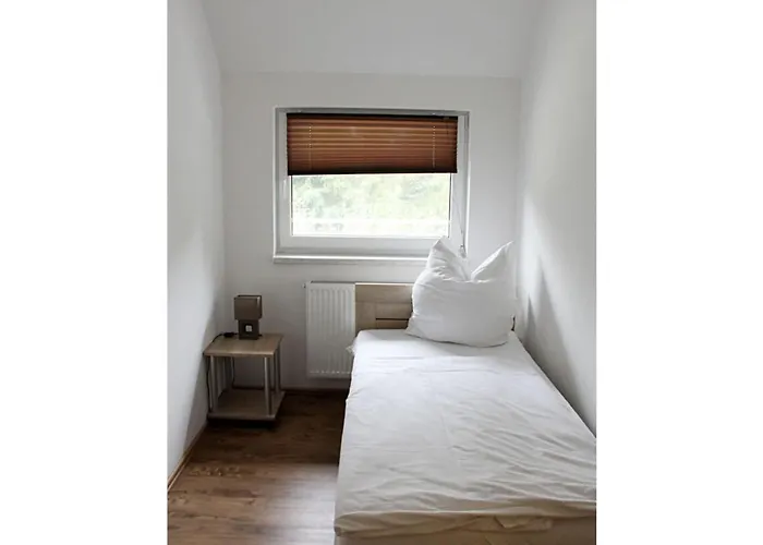 Pear - On The Fruit Tree Zutzen